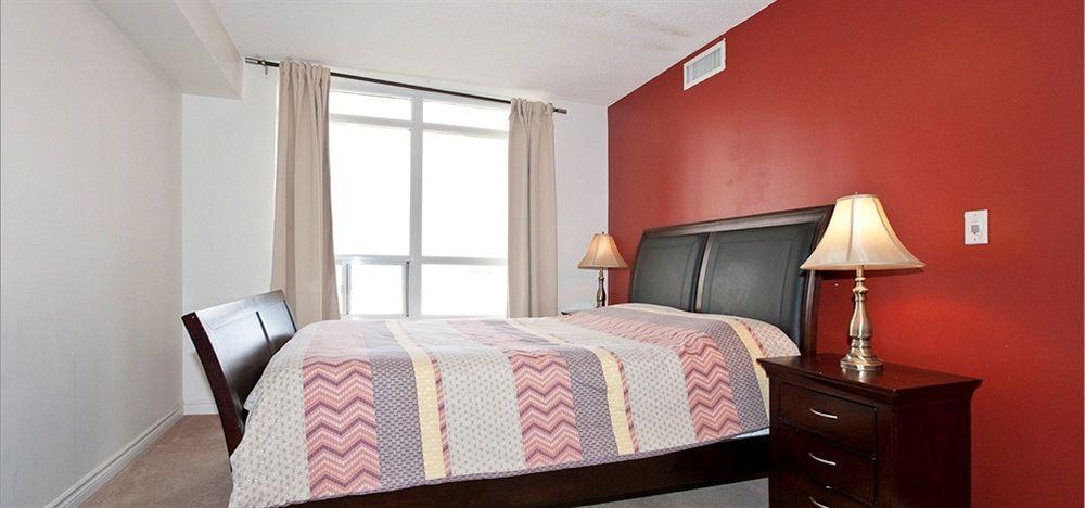 Downtown Mississauga Executive Suites Sq1 エクステリア 写真