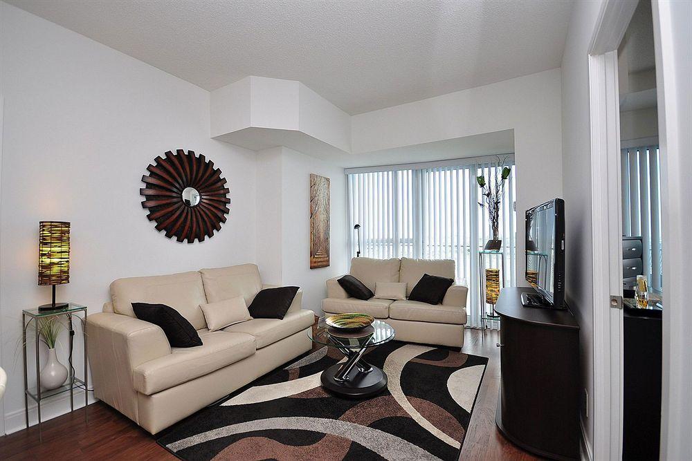 Downtown Mississauga Executive Suites Sq1 エクステリア 写真
