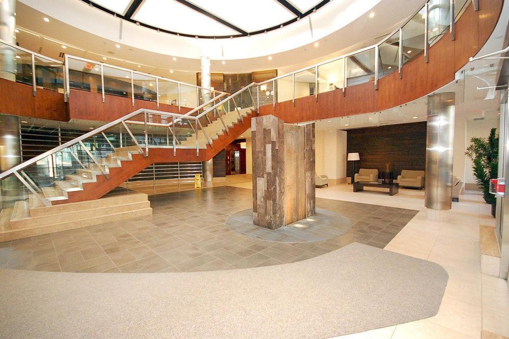 Downtown Mississauga Executive Suites Sq1 エクステリア 写真